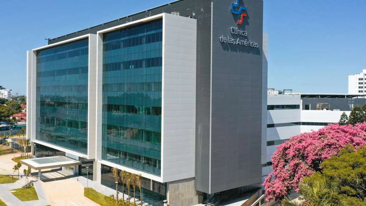 Vista panorámica exterior de Clínica de Las Américas